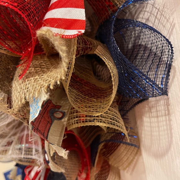 “Red Truck” Patriotic WREATH Red, White and Blue wreath 26” VERY FULL! JULY 4th - Picture 8 of 11